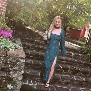 Meet your Posher, Kelly